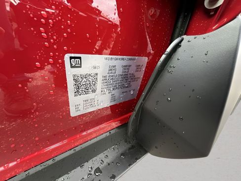 New 2026 Chevrolet Trax RS w/ Sunroof Package image 32