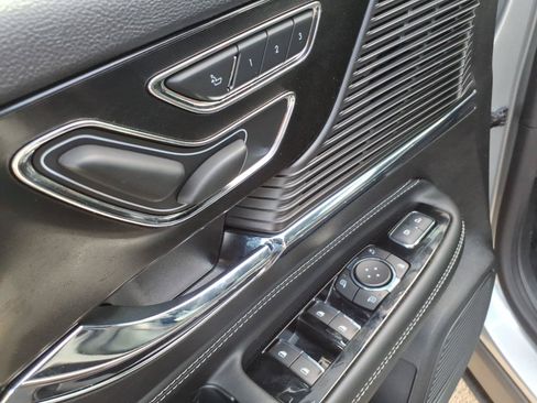 Used 2022 Lincoln Corsair AWD w/ Premium Package image 14