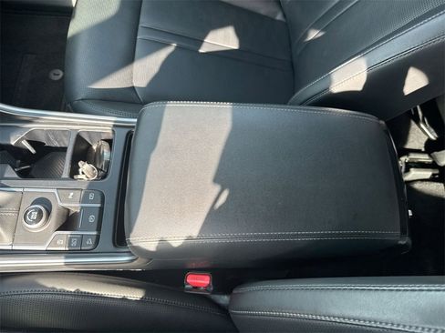 Used 2024 Kia Sorento S image 24