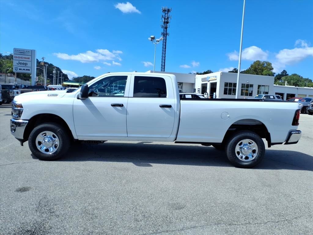 New 2026 RAM 2500 Tradesman w/ Chrome Appearance Group AWD/4WD image 7
