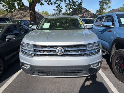 Used 2018 Volkswagen Atlas SEL Premium image 2