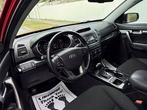 Used 2015 Kia Sorento LX image 9