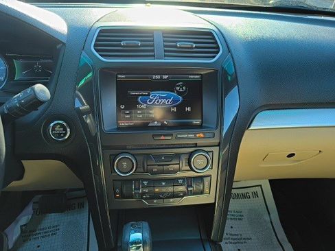 Used 2016 Ford Explorer XLT w/ Equipment Group 201A image 22