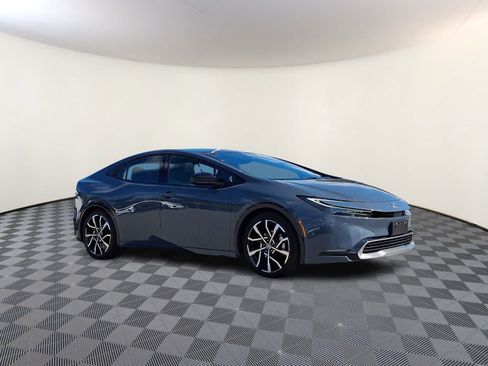 Used 2023 Toyota Prius Prime FWD image 4