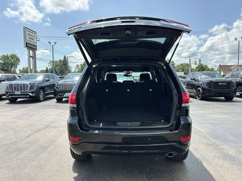 Used 2018 Jeep Grand Cherokee Altitude AWD/4WD image 8