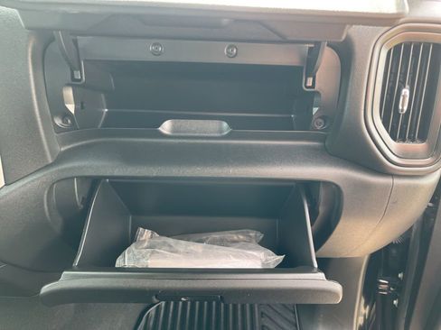 Used 2023 Chevrolet Silverado 1500 Custom image 34