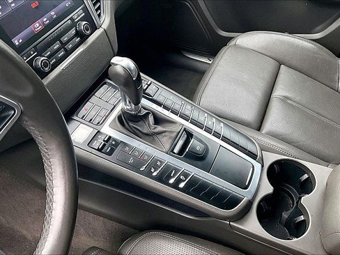 Used 2017 Porsche Macan S image 14