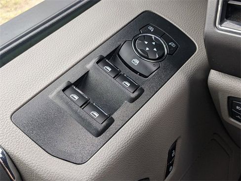 Used 2017 Ford F150 XLT w/ Equipment Group 302A Luxury image 17