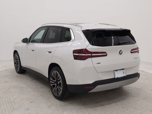 Used 2025 BMW X3 xDrive30i w/ Premium Package image 3