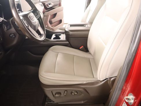 Used 2023 GMC Yukon SLT w/ SLT Premium Package AWD/4WD image 12