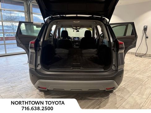 Used 2022 Nissan Rogue SV image 22