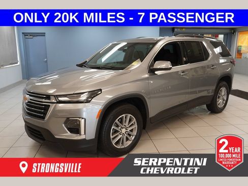 Used 2023 Chevrolet Traverse LT FWD image 1