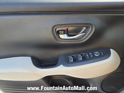 Used 2024 Honda HR-V EX-L image 18