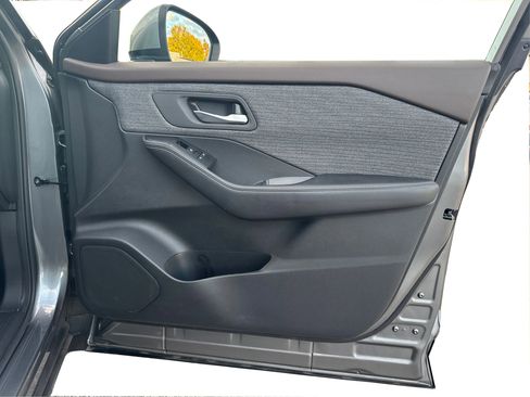 Used 2023 Nissan Rogue SV image 22