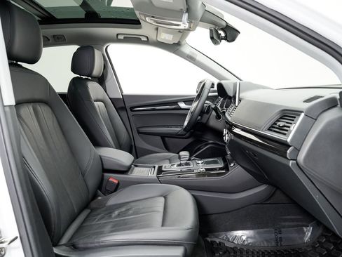 Used 2020 Audi Q5 e Premium Plus w/ Premium Plus Package image 22