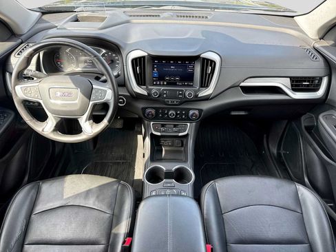 Used 2022 GMC Terrain SLT w/ Tech Package FWD image 14