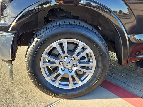 Used 2018 Ford F150 Lariat image 5