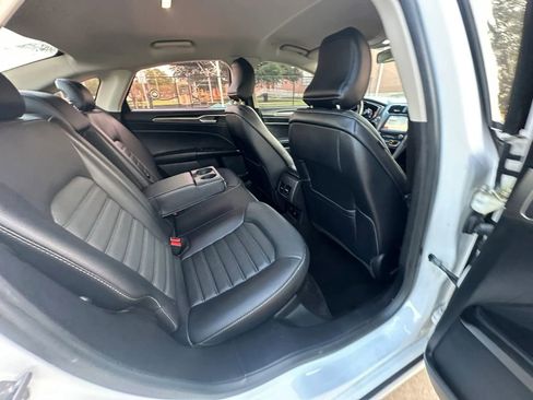 Used 2018 Ford Fusion SE w/ Equipment Group 602A FWD image 23