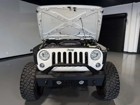 Used 2017 Jeep Wrangler Unlimited Sport w/ Quick Order Package 24S AWD/4WD image 9