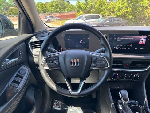 Used 2025 Buick Encore GX Preferred FWD image 32