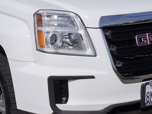 Used 2017 GMC Terrain SLE image 3