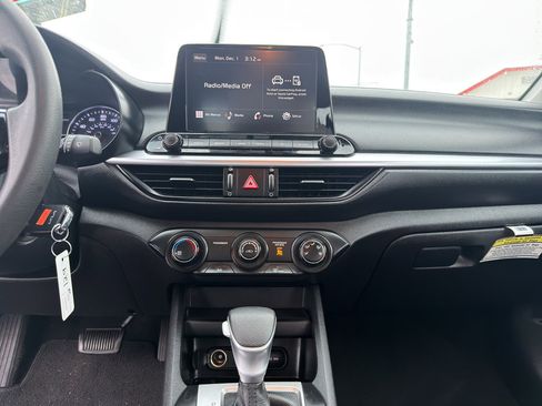 Used 2023 Kia Forte LXS image 19