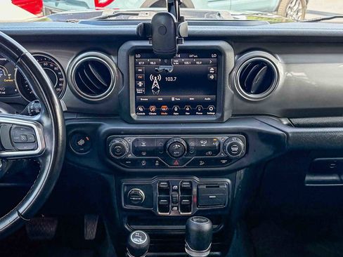 Used 2021 Jeep Wrangler Unlimited Sahara AWD/4WD image 12