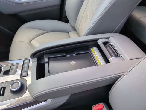 Certified 2020 Toyota Highlander Platinum AWD/4WD image 26
