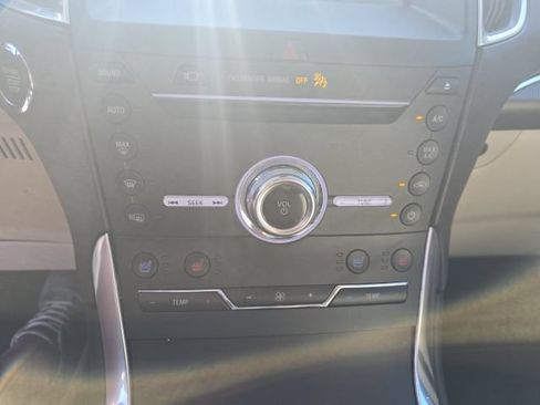 Used 2019 Ford Edge Titanium w/ Equipment Group 301A FWD image 20