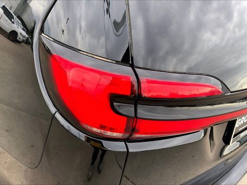 Used 2025 Chrysler Pacifica Select image 29