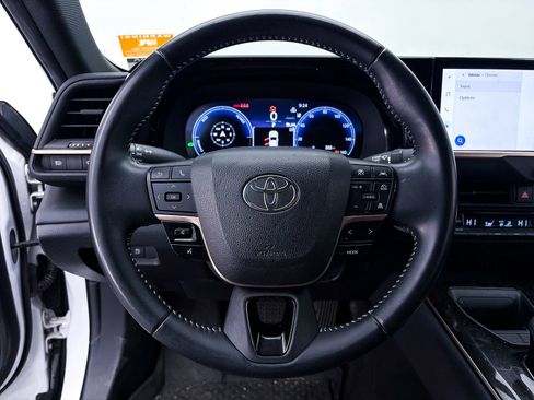 Used 2024 Toyota Crown AWD/4WD image 30