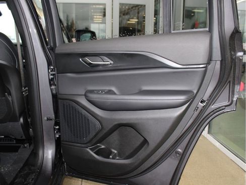 New 2025 Jeep Grand Cherokee Laredo X w/ Luxury Tech Group I image 29