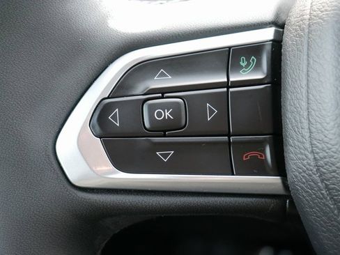 Used 2024 Jeep Compass Latitude image 24