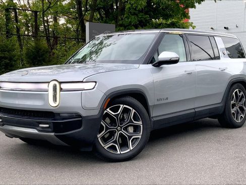 Used 2025 Rivian R1S Adventure AWD/4WD image 1