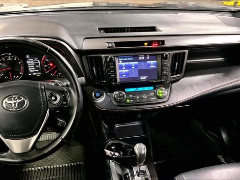 Certified 2017 Toyota RAV4 SE image 6