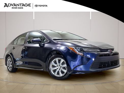 Used 2024 Toyota Corolla LE FWD image 2
