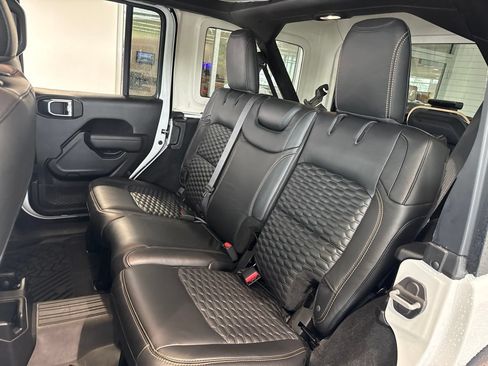 Used 2025 Jeep Wrangler Unlimited Sport AWD/4WD image 37