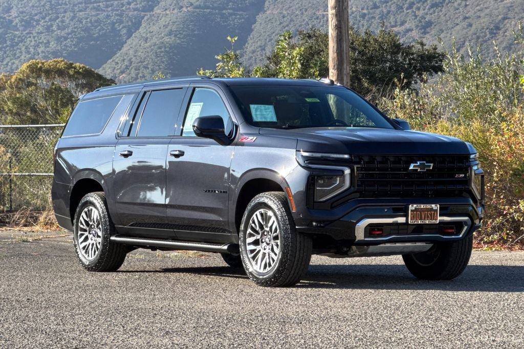 Used 2025 Chevrolet Suburban Z71 AWD/4WD image 2