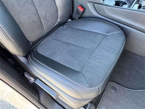 New 2025 Jeep Grand Cherokee L Altitude image 15