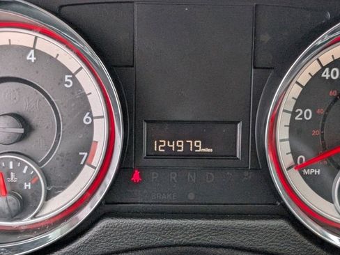 Used 2014 Dodge Grand Caravan SXT image 14