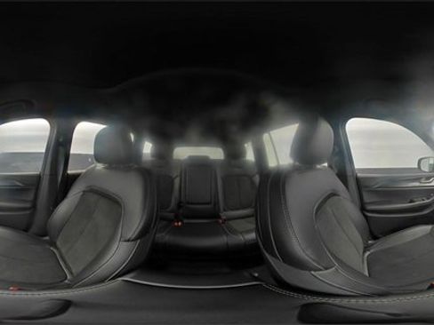 New 2025 Jeep Grand Cherokee Altitude image 21