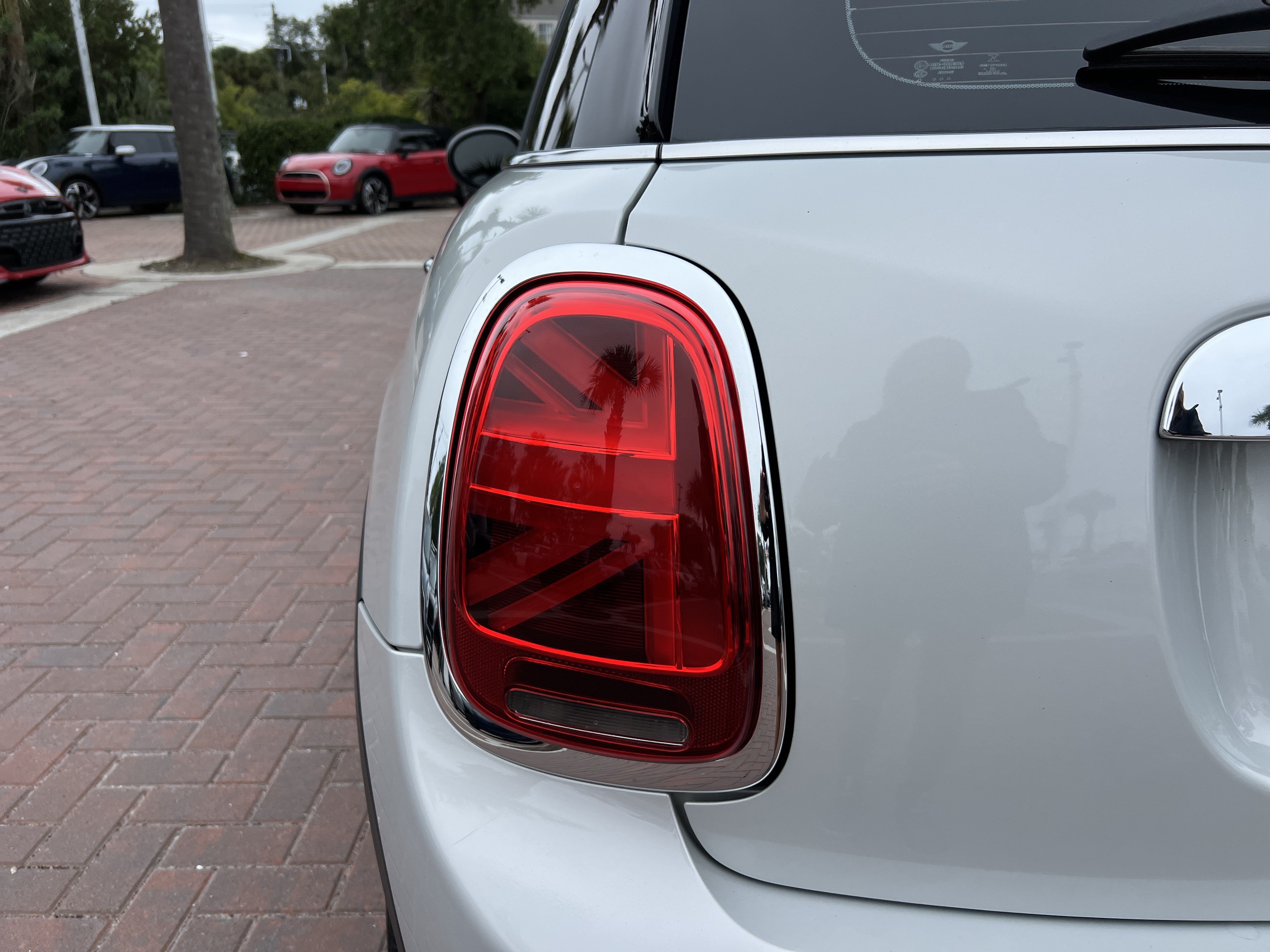Used 2020 MINI Cooper 4-Door Hardtop w/ Premium Package FWD image 36