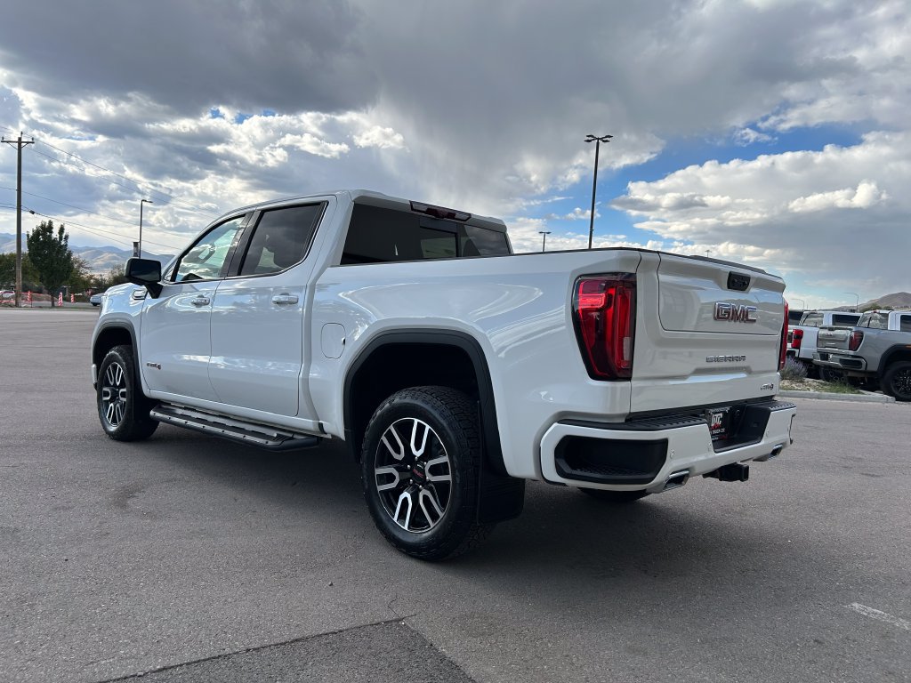 Used 2023 GMC Sierra 1500 AT4 w/ AT4 Premium Package AWD/4WD image 4