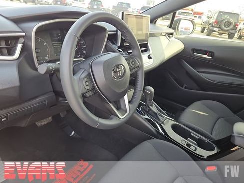 Used 2025 Toyota Corolla SE w/ SE Package image 23