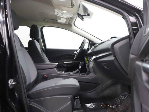Used 2017 Ford Escape SE image 11