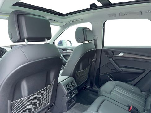 Used 2022 Audi Q5 2.0T Premium w/ Convenience Package image 42