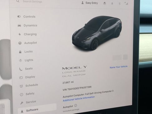 Used 2023 Tesla Model Y Long Range image 11