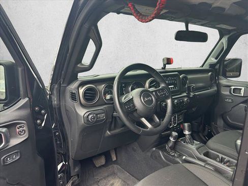 Used 2021 Jeep Gladiator Sport AWD/4WD image 9