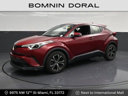Used 2019 Toyota C-HR LE FWD image 1