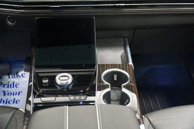 Used 2026 Cadillac Escalade ESV Luxury w/ LPO, Floor Liner Package AWD/4WD image 15